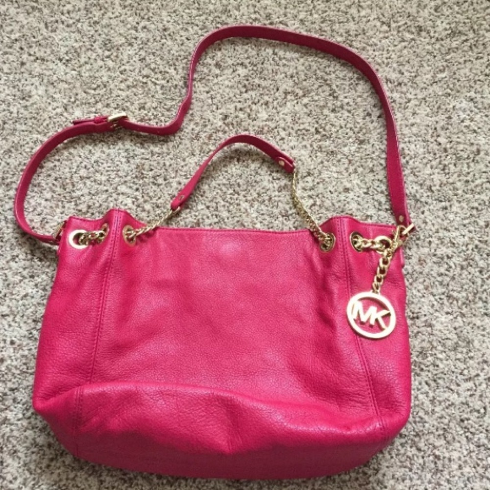 Michael Kors Fuchsia Chain Jet Set Bag